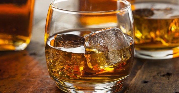 Polacy coraz chętniej piją whisky. Sprzedaż trunków z górnej półki będzie rosła o 12-15 proc. rocznie