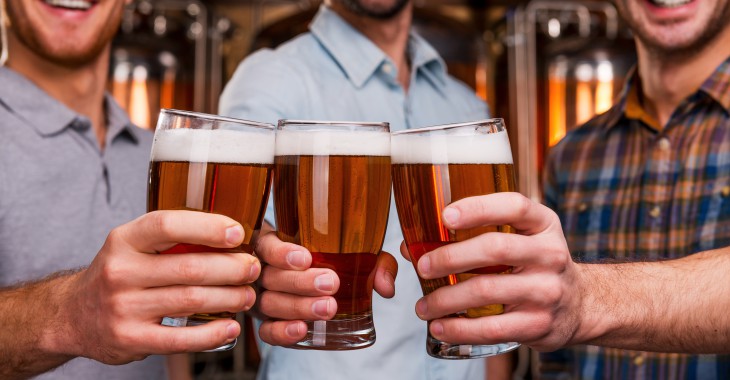 Rząd chce ograniczyć reklamę alkoholu. Polacy są przeciwni