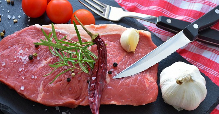 Polacy w czasie świąt częściej stawiają na produkty mięsne jakości premium