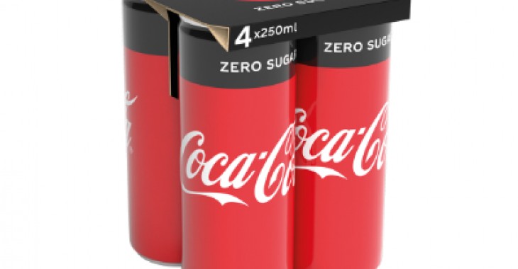 Coca-Cola, jako pierwszy producent napojów bezalkoholowych, rezygnuje w Europie ze zbiorczych opakowań foliowych na puszki